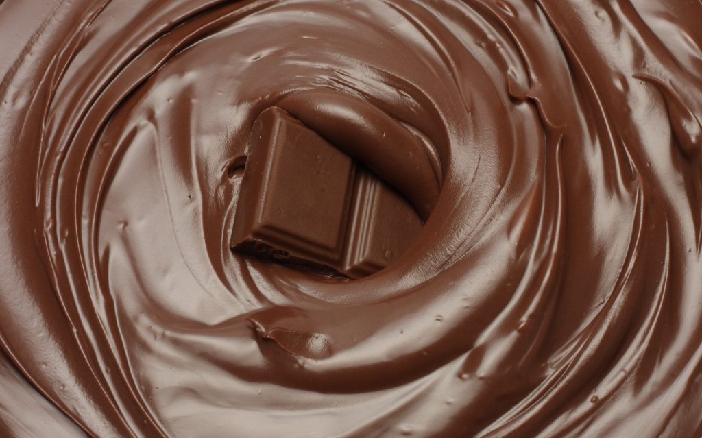 Napravite svoju cokoladu - topljena čokolada sa kockicom čokolade
