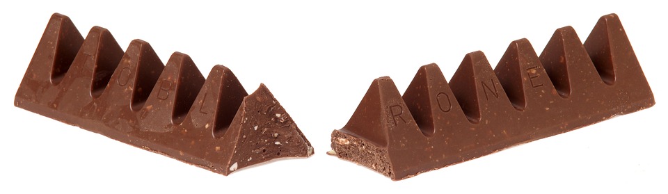 Toblerone čokolada u trouglovima švajcarskih alpa