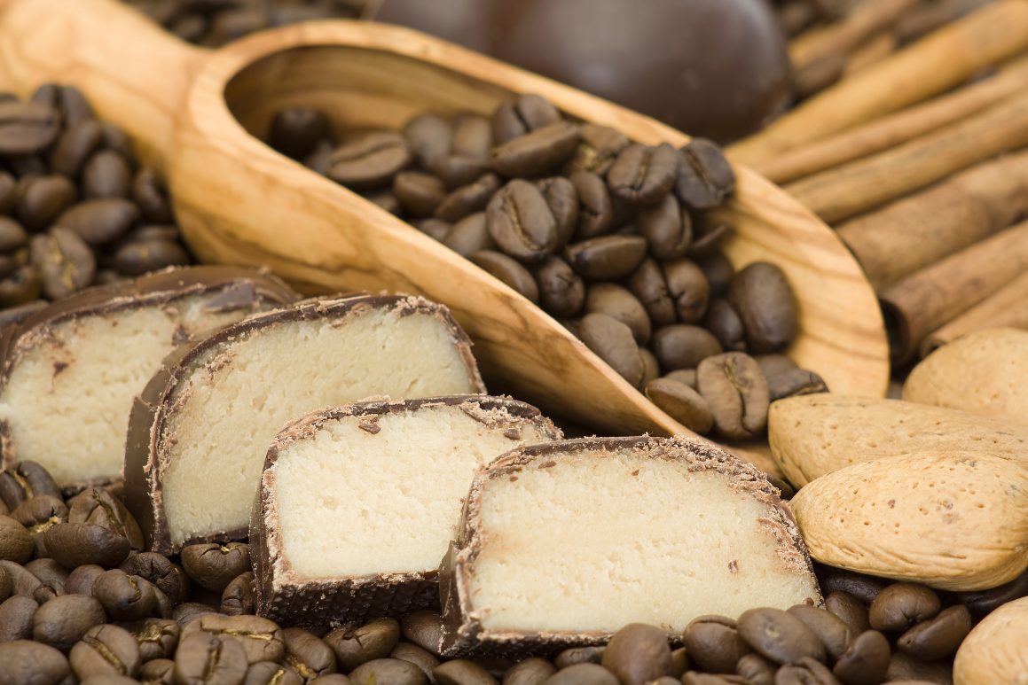 Marcipan salama sa kafom i cokoladom